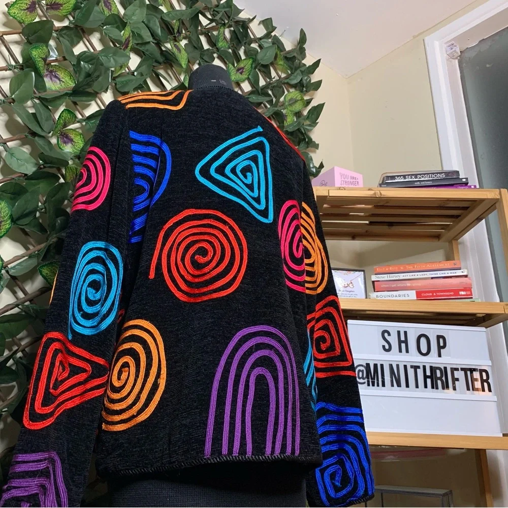 Allure - Picture 3 of 6